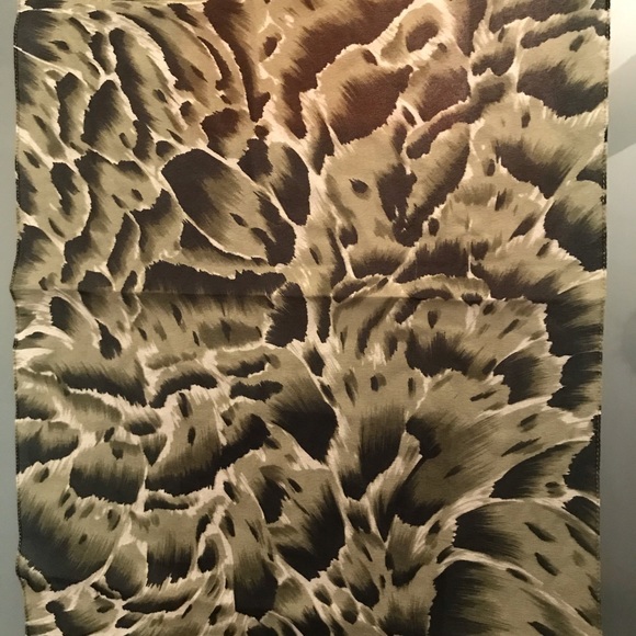 Animal print scarf - Picture 2 of 2